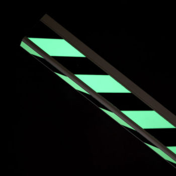 Fotoluminescent_traptrede_zwart_gestreept_donker-500x500 Stairway profile