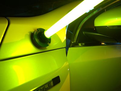 Chemical-lights-with-magnetic-base-on-car