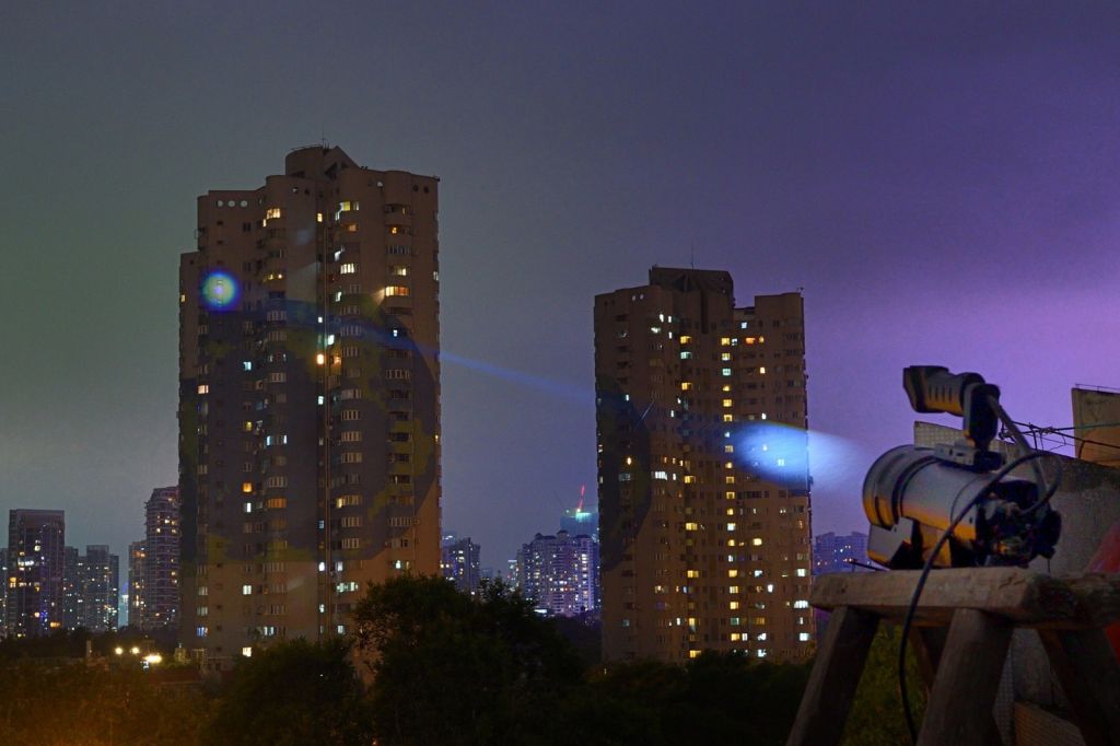 Betalightlight-searchlight-handheld Betalight B50 shining on a building far away