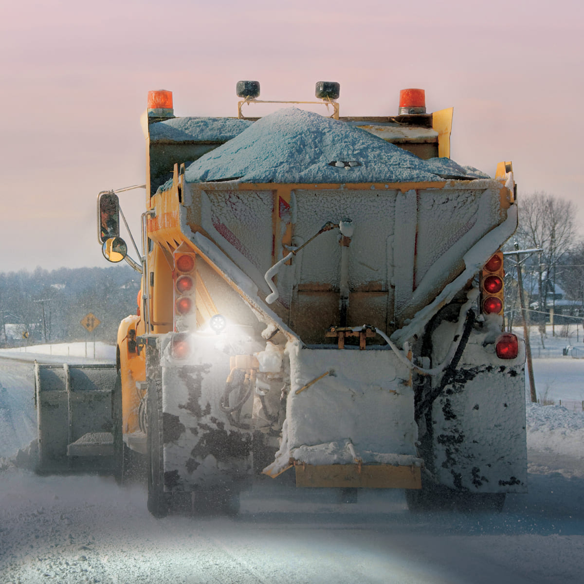 led-work-light-model-670-xd-heated-on-the-back-of-snow-truck (1) (1) Heated LED Work Light Model 670 on the back of a snowtruck