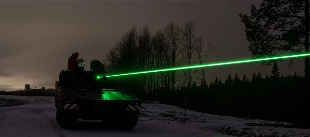 B120 laser B120 with laser beam on tank