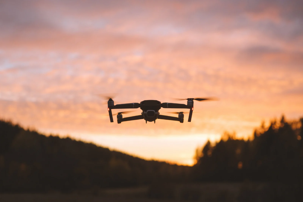 drone-lighting-at-night Drone at night lighting up