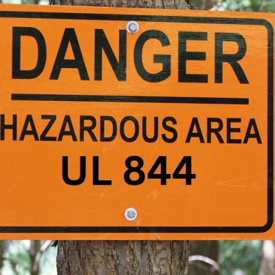 Hazardous area sign with UL 844